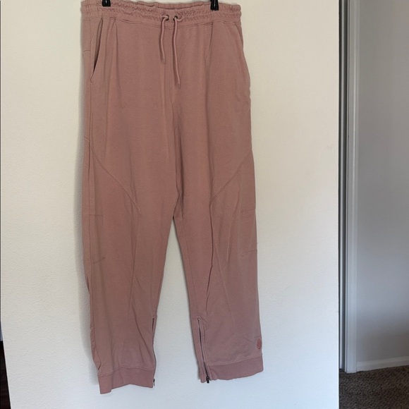 Free People All Day Everyday Pants in Mauve Swoon medium - Picture 2 of 12